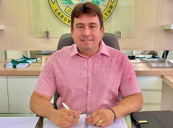 Prefeito Helder Carvalho confirma que vai pagar o novo piso salarial nacional do magistério no município de Sousa 